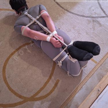 Moving too much, need now a very strict hogtie !